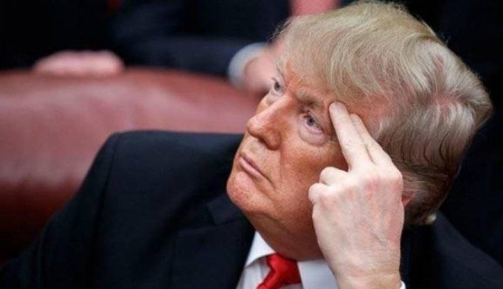 العالم يفتقدني