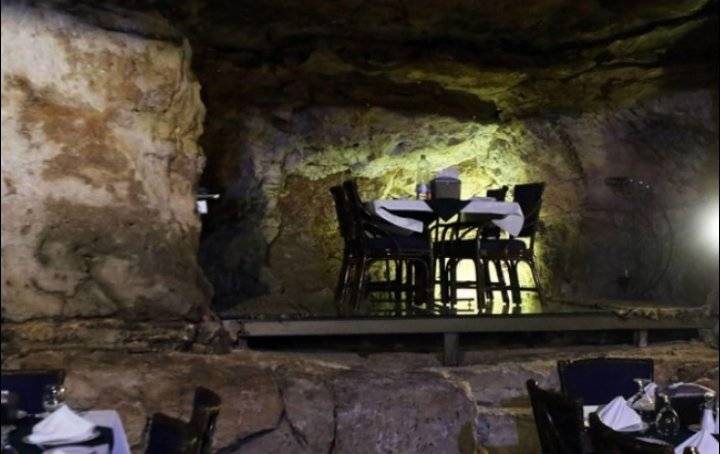 مغارات “مراح سلامة” بالأردن.. عبق التاريخ وهندسة الحاضر