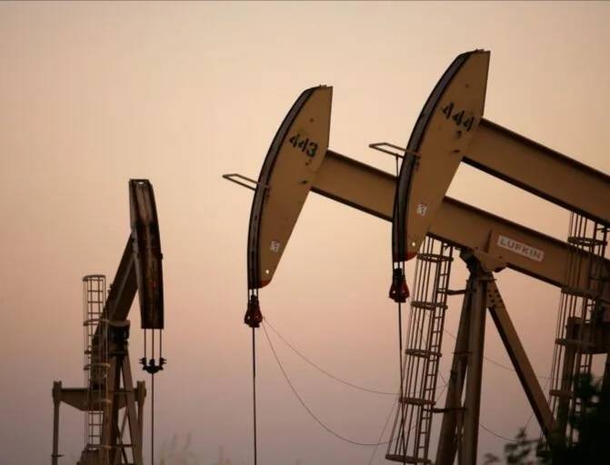 النفط يسجل أطول موجة خسائر منذ شباط 2020