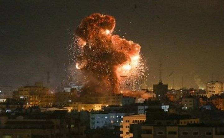 غارات على وسط غزة