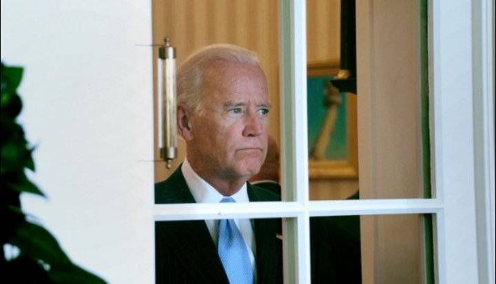 بايدن يقود أمريكا في الطريق الخاطئ.. استطلاع مثير يكشف الأسباب