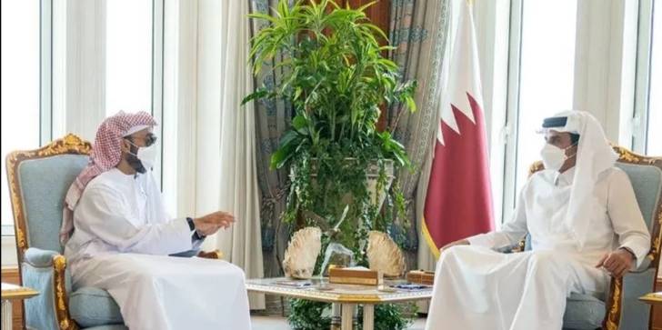 أمير قطر يستقبل مستشار الأمن الوطني الإماراتي في الدوحة
