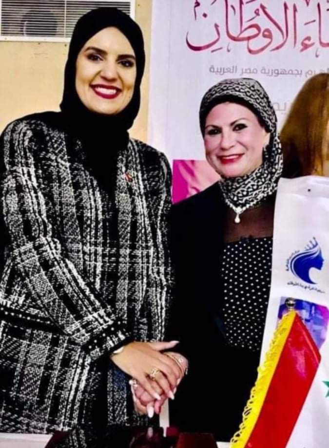 من المرأة المصرية إلى سمو الشيخة فاطمة بنت مبارك : ” وراء كل رجل عظيم إمرأة عظيمة”