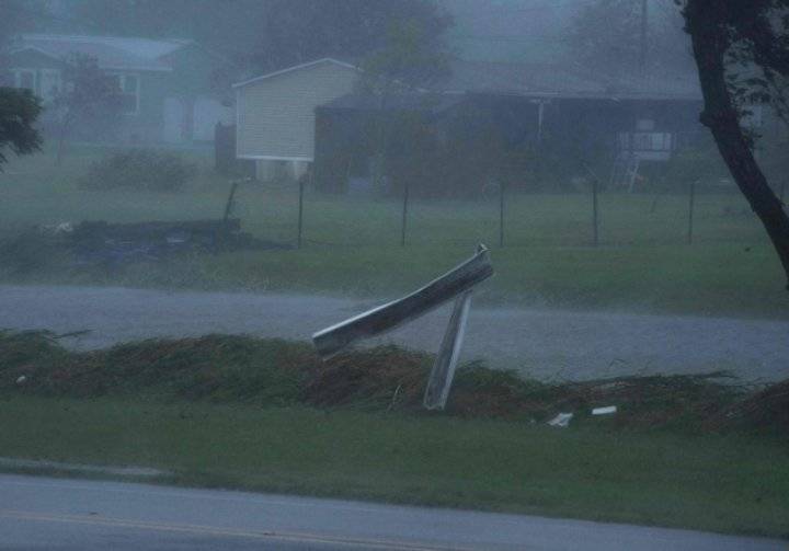 آثار كارثية متوقعة في أمريكا لإعصار أيدا