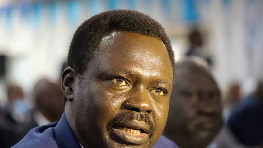 السودان.. حاكم دارفور يتهم قيادات حزبية في الخرطوم بالاستيلاء على سيارات اليوناميد