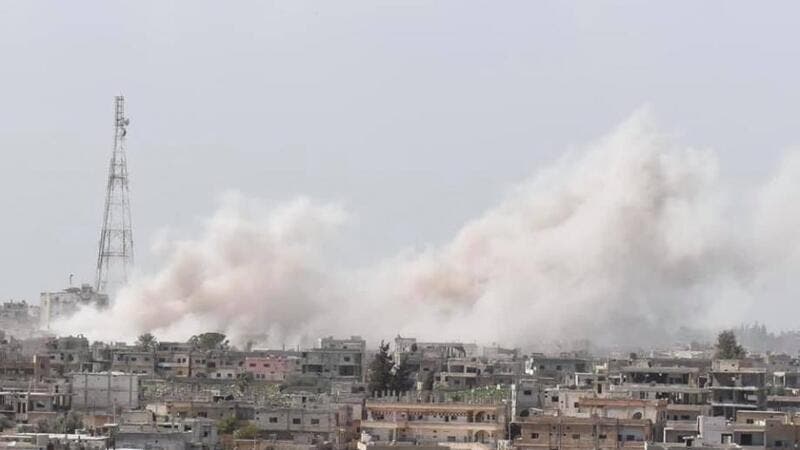 مقتل 4 جنود سوريين في درعا والقوات الحكومية ترد بقصف عنيف على المدينة