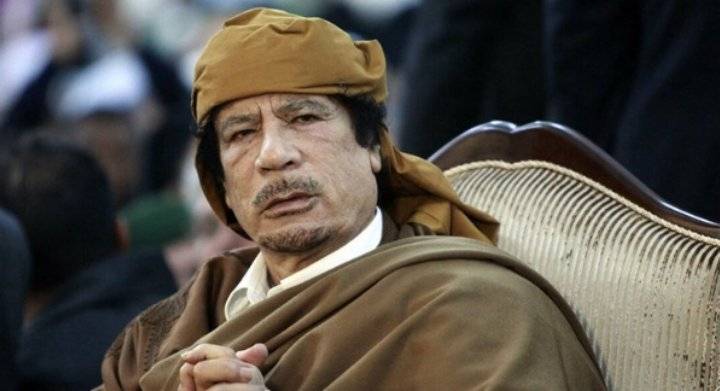 دفنت القذافي بيدي.. قائد مليشيا مستعد لكشف مكان قبر العقيد