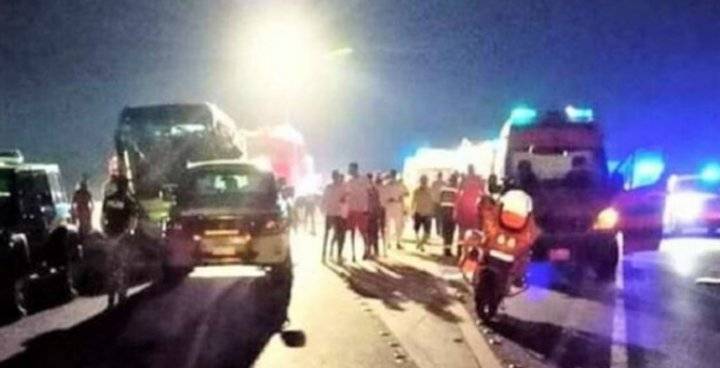 مصرع 12 شخصاً وإصابة العشرات جراء حادث انقلاب حافلة بمصر