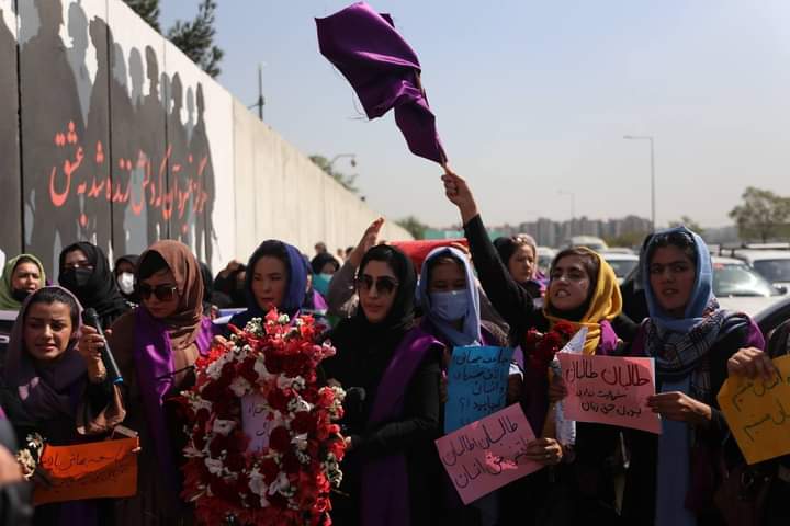 أفغانستان: نساء أفغانيات يتظاهرن في شوارع كابول