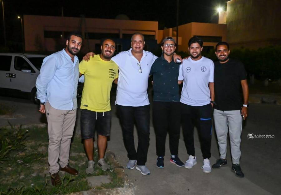 بالصور.. سيف يحيى يشترك مع المخرج سميح النقاش بمسلسل «ورا كل باب» للمرة الثانية