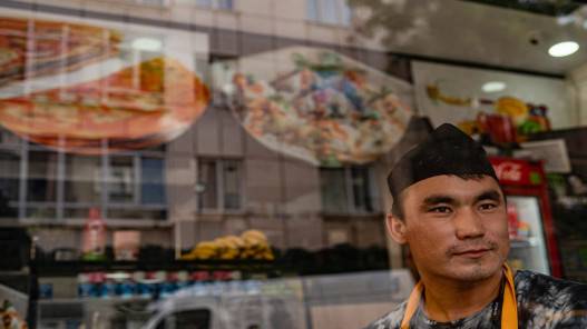 نعيش في الخوف: حال المهاجرين في تركيا مع تزايد النقمة ضدهم