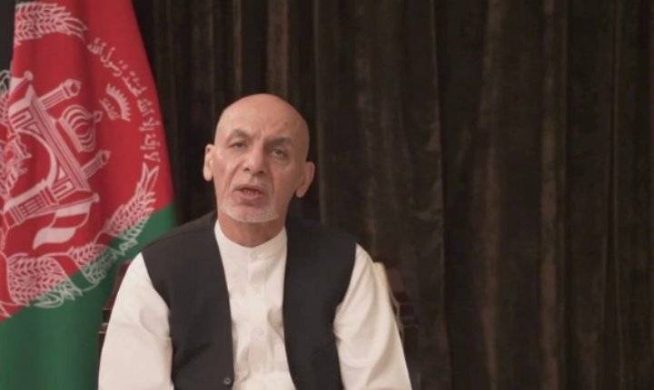 الرئيس الأفغاني السابق يعتذر لمواطنيه عن مغادرة البلاد بشكل مفاجئ