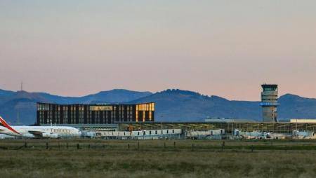 إخلاء مطار في نيوزيلندا بسبب بلاغ عن متفجرات
