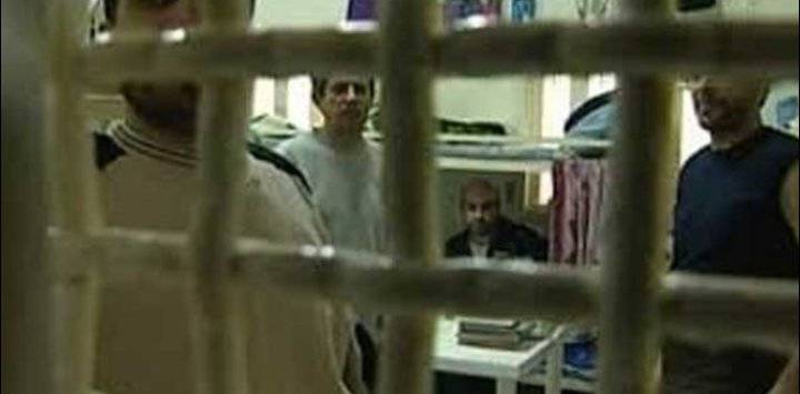 وقفة جنوب الخليل دعماً للأسرى الفلسطينيين في معتقلات الاحتلال