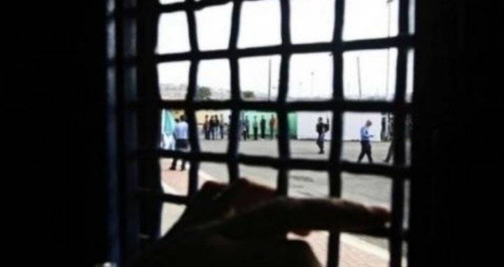 الصليب الأحمر: الاحتلال سيوقف زيارة أهالي الأسرى الفلسطينيين 3 أيام