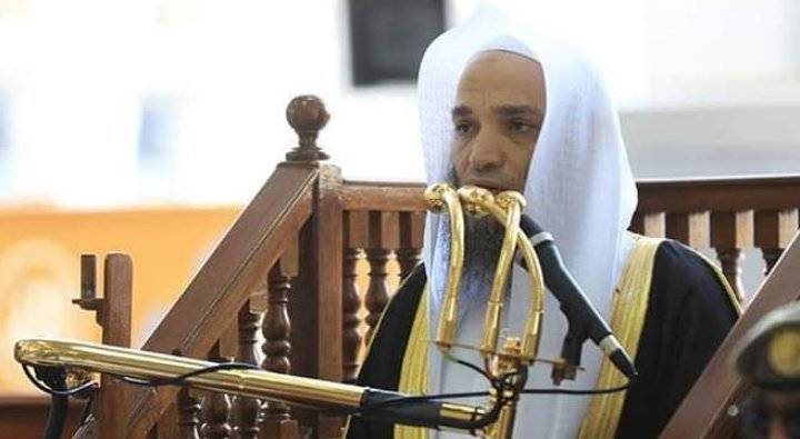 خطيب المسجد الحرام  على كل مسلم أن ينقاد لشرع الله ويستقيم على الطاعة