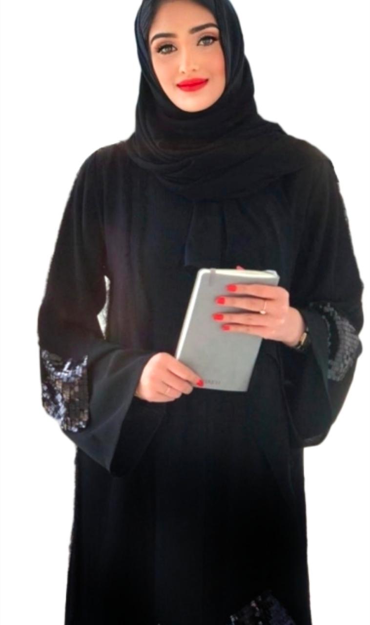 الكاتبة والتشكيلية نورة الطنيجي إنموذجا للإماراتية المبدعة
