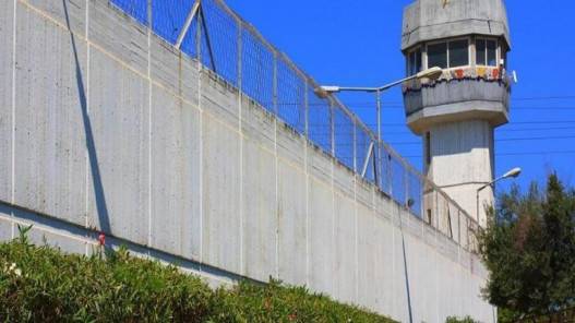 منظمة التحرير الفلسطينية تحمل حكومة الاحتلال الإسرائيلي المسؤولية عن حياة الأسرى