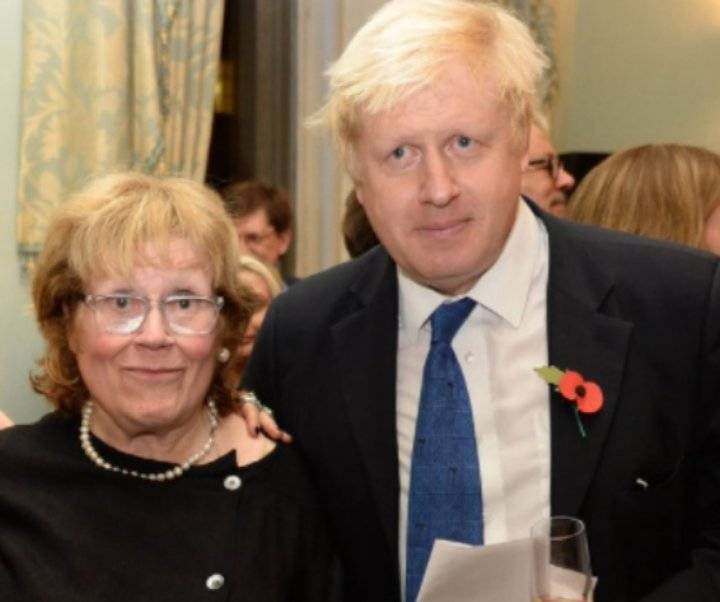 رحيل والدة جونسن عن عمر يناهزا لـ79 عاما