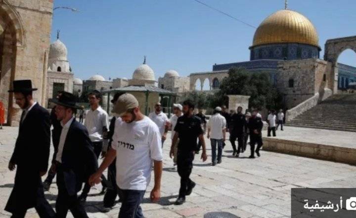 أكثر من 200 مستوطن يقتحمون الأقصى