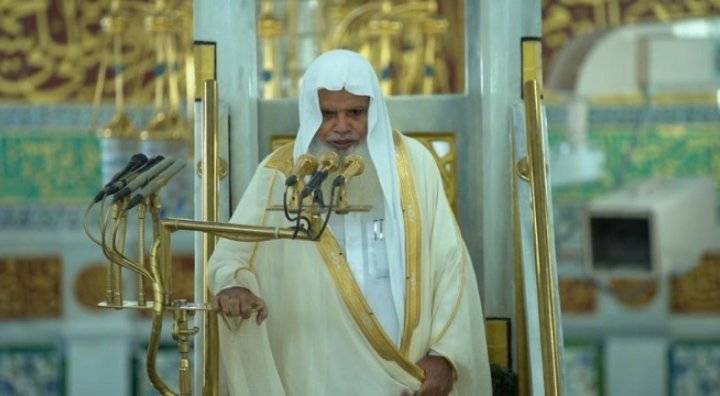 إمام المسجد النبوي: حكمة إسباغ النعم على بني آدم أن يسلموا بالطاعة لله ويشكروه
