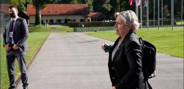 وزيرة دفاع هولندا تستقيل على خلفية فوضى الإجلاء من أفغانستان