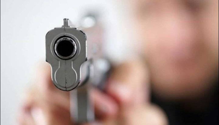 كويتي يُطلق النار على شقيقه فيرديه قتيلاً