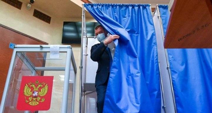 إيران تسجل 391 وفاة و15975 إصابة جديدة بفيروس كورونا