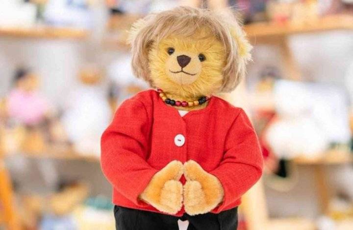 «ميركل».. دمية بـ189 يورو