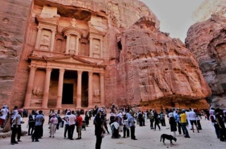 ارتفاع أعداد زوار البترا بعد ربطها بأغلبية رحلات أردننا جنة الى الجنوب