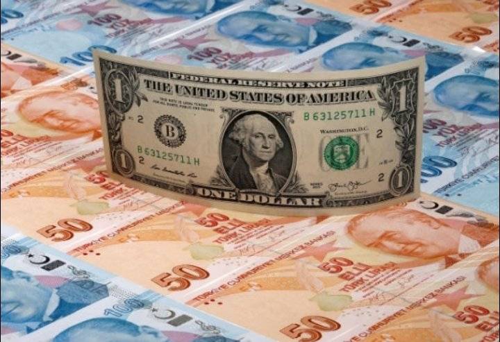 الليرة التركية تواصل الهبوط