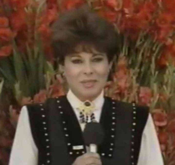 وفاة المذيعة المصرية عزة الحناوي