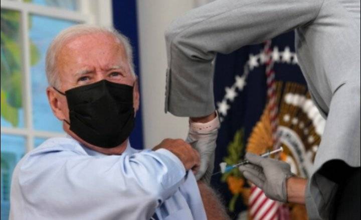 بايدن يتلقى الجرعة الثالثة من لقاح كورونا