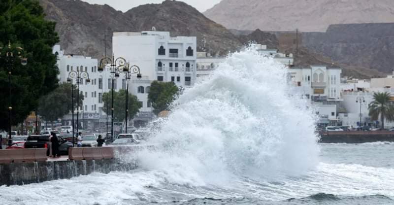 مصرع 4 أشخاص جراء الإعصار المدارىشاهين بسلطنة عمان