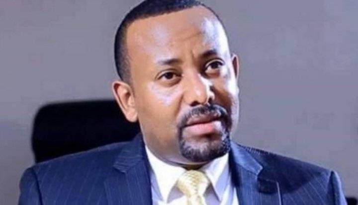 عقب فوزه بالانتخابات.. آبي أحمد يؤدي اليمين الدستورية رئيساً لوزراء إثيوبيا