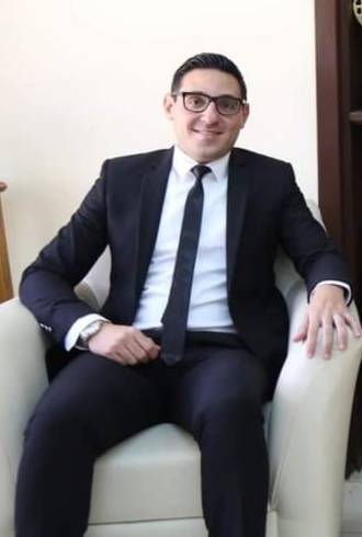 خالد ابو دلو يُهنئ الاستاذ احمد الشرقاوي لحصوله على جائزة الباحث الاكثر نشرًا