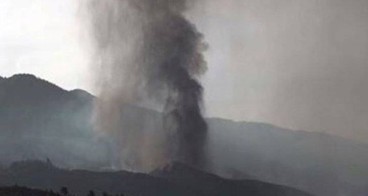 سلسلة هزات أرضية تضرب مناطق محيطة ببركان لا بالما بإسبانيا