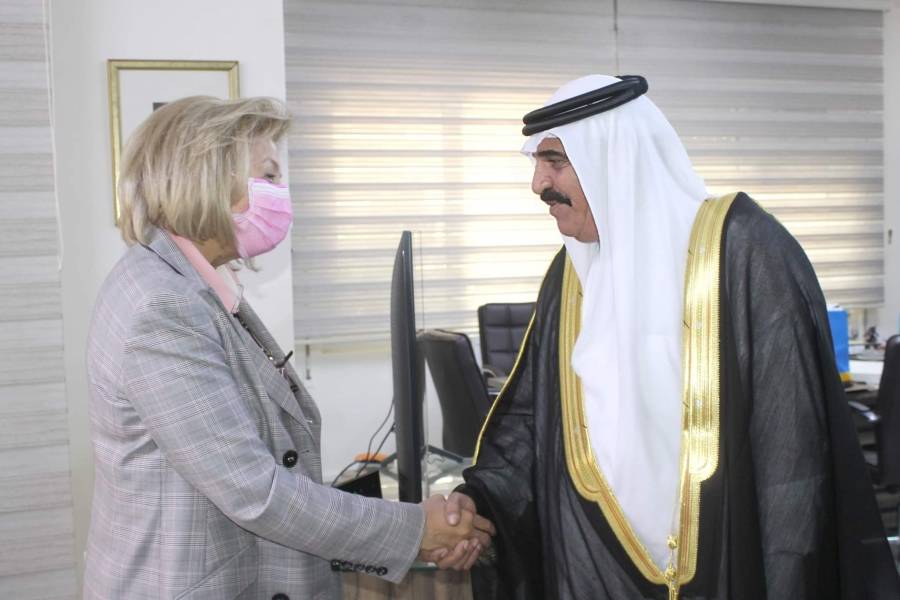 العدوان يبارك  للدكتورة النجار الثقة الملكية