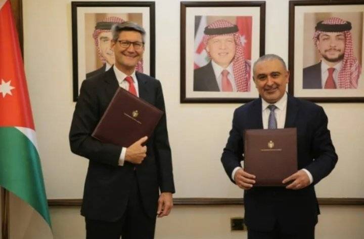 التخطيط والبنك الأوروبي يوقعان مذكرة تفاهم لتوفير دراسات الجدوى