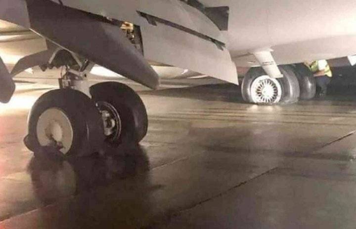 نجاة ركاب طائرة مصرية بعد انفجار إطاراتها الأربعة