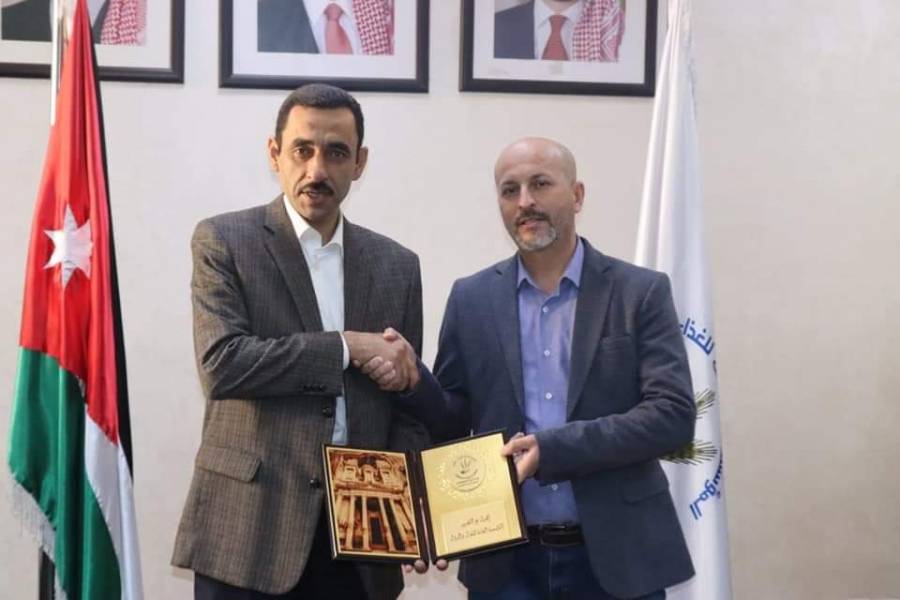 الغذاء والدواء تكرم الطوالبة لفوزه بجائزة الافكار الابداعية
