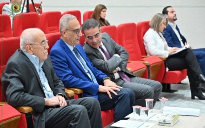 الاحتفال باليوم العالمي لهشاشة العظام في مستشفى الكندي