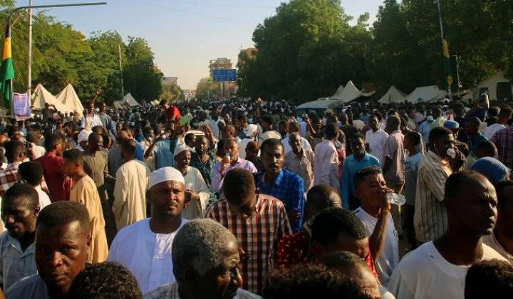 الانتقال الديمقراطي في السودان بين التحركات الدولية ومليونية الخميس