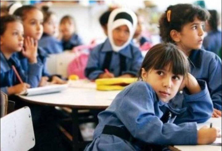 التربية: 120 ألف طالب تلقوا اللقاح المضاد لكورونا