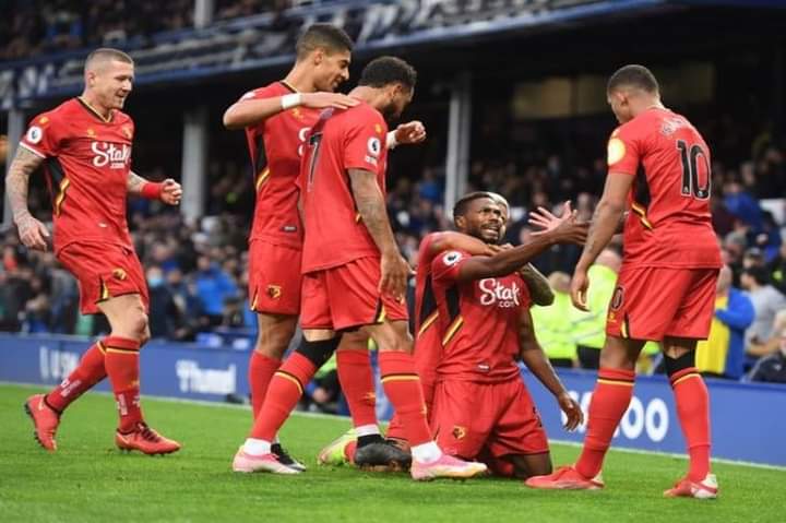 واتفورد يحول تأخره أمام إيفرتون للفوز بخمسة أهداف في 12 دقيقة