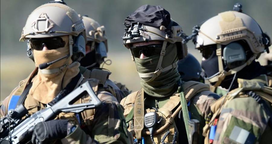 فرنسا تطلق قمرا صناعيا للاتصالات العسكرية