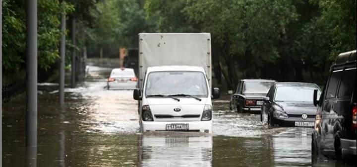 الجزائر.. أمطار غزيرة تتسبب بغرق العديد من الأحياء