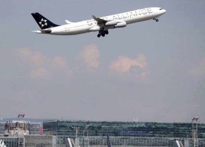 ايطاليا تغلق المجال الجوي فوق روما يومي السبت والأحد المقبلين