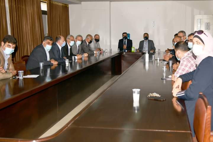 رئيس جامعة العلوم والتكنولوجيا الأردنية يلتقي أعضاء هيئة التدريس بقسم الهندسة المدنية