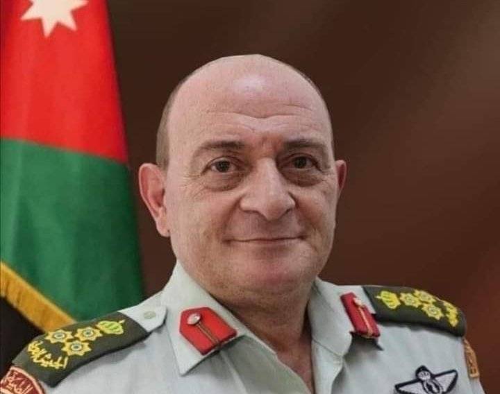 هوا الفحيص يُهنئ العميد يوسف زريقات بتعيينه مديرًا للخدمات الطبية الملكية